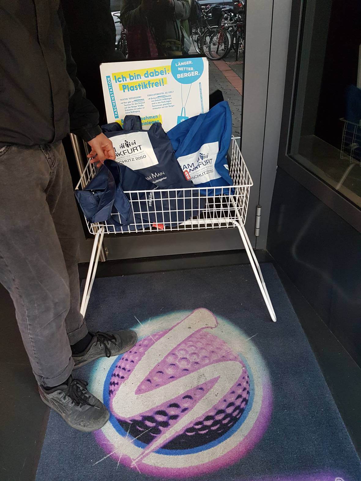 ReUseMe - Schwarzlichthelden